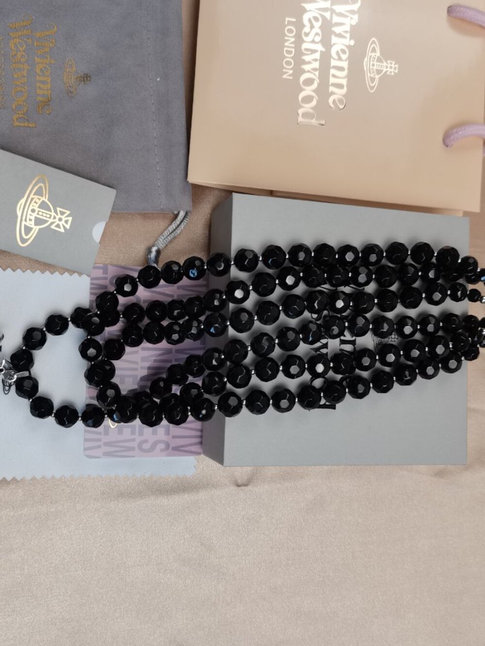 Vivienne Westwood Three Row Pearl Bas Relief Choker in Silver (Brand New) - Picture 10 of 13